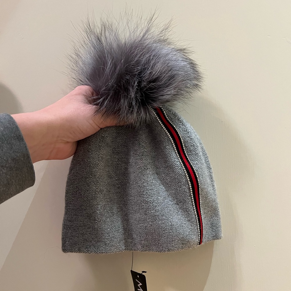 Mitchie’s women’s winter ski hat with real fox fur. - Picture 1 of 6